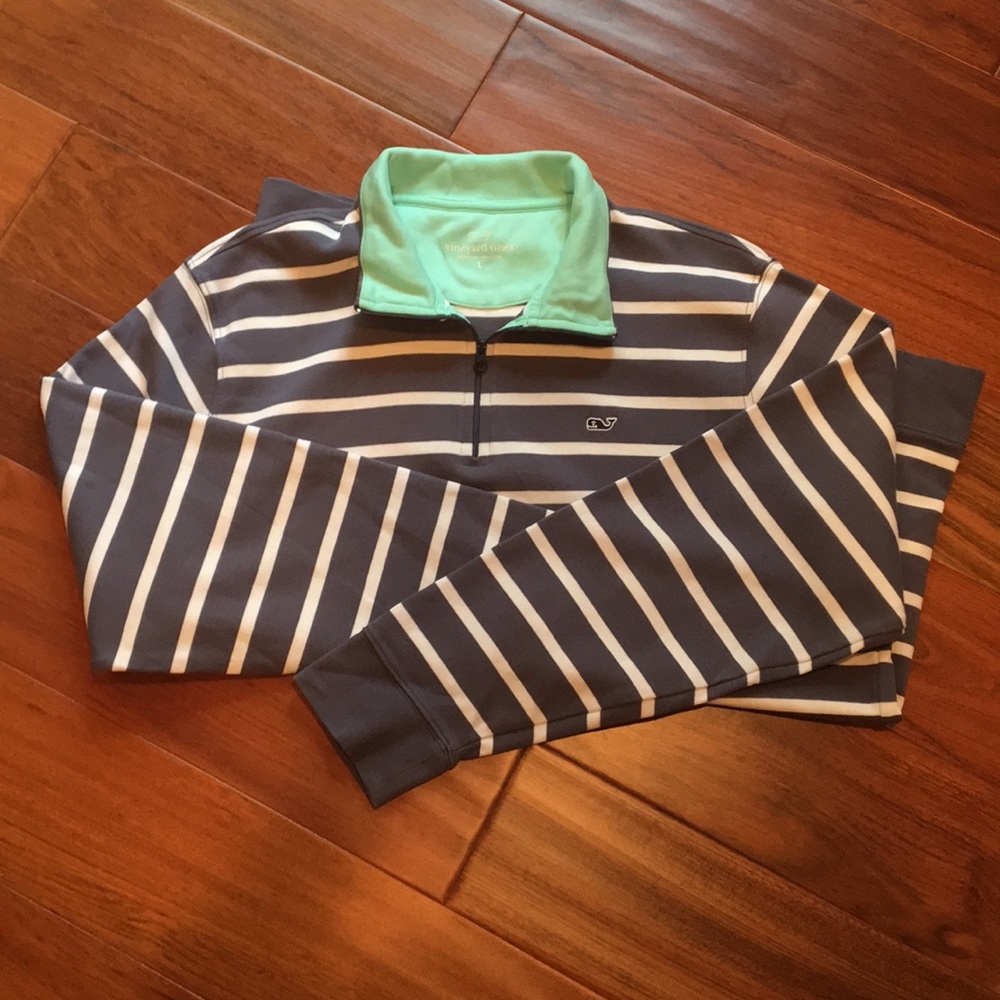 Vineyard Vines men’s pullover, Size L